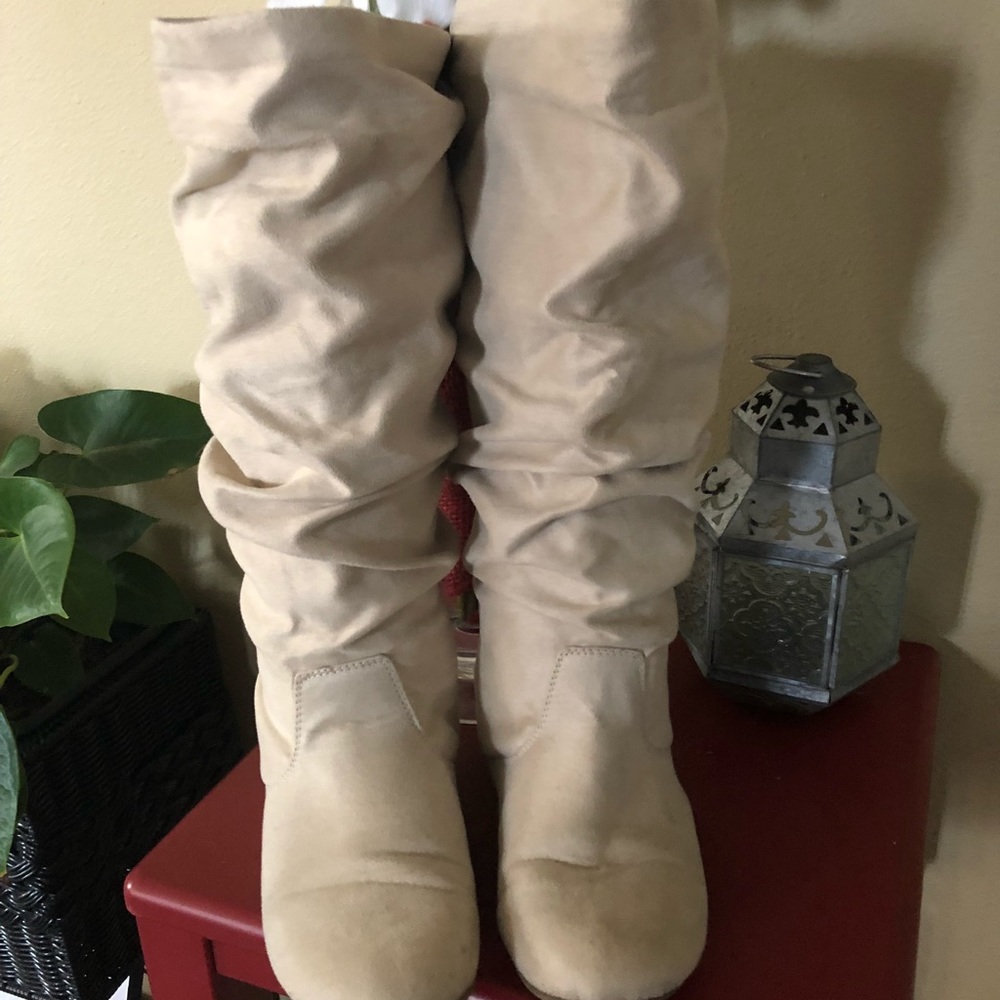 Off white flat slouch boots size 7
